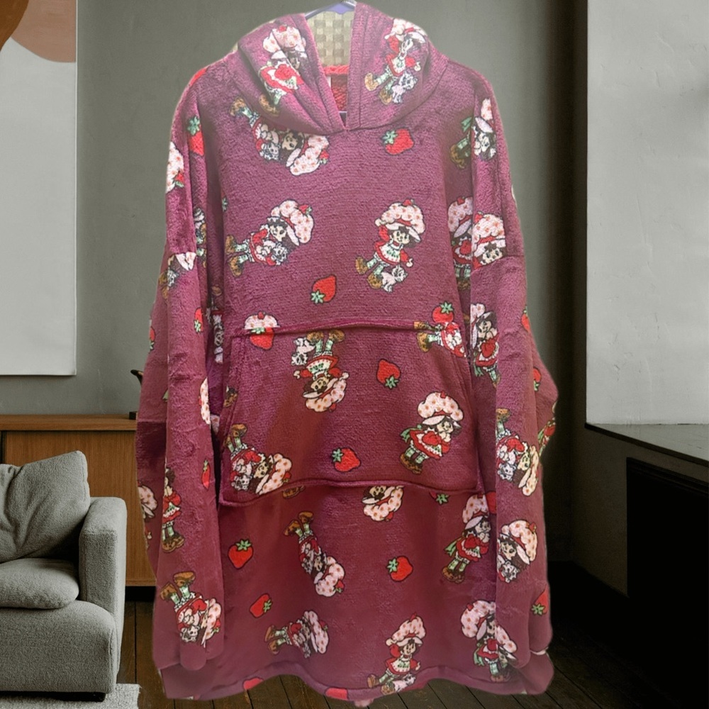 Strawberry Shortcake Women’s Burgundy -Pink Poncho Sherpa S/M